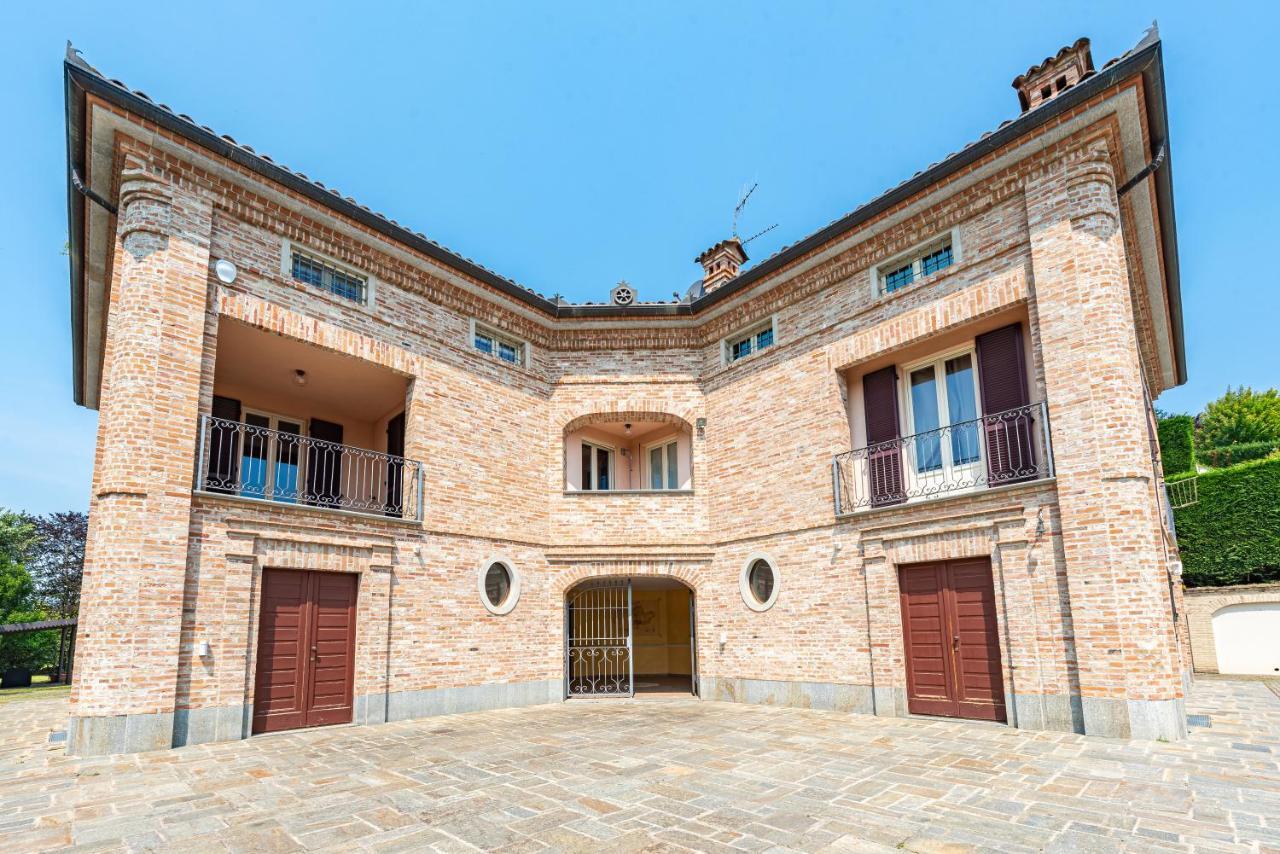 Villa Cornelia , Entire Villa With Private Pool Corneliano d'Alba Ngoại thất bức ảnh