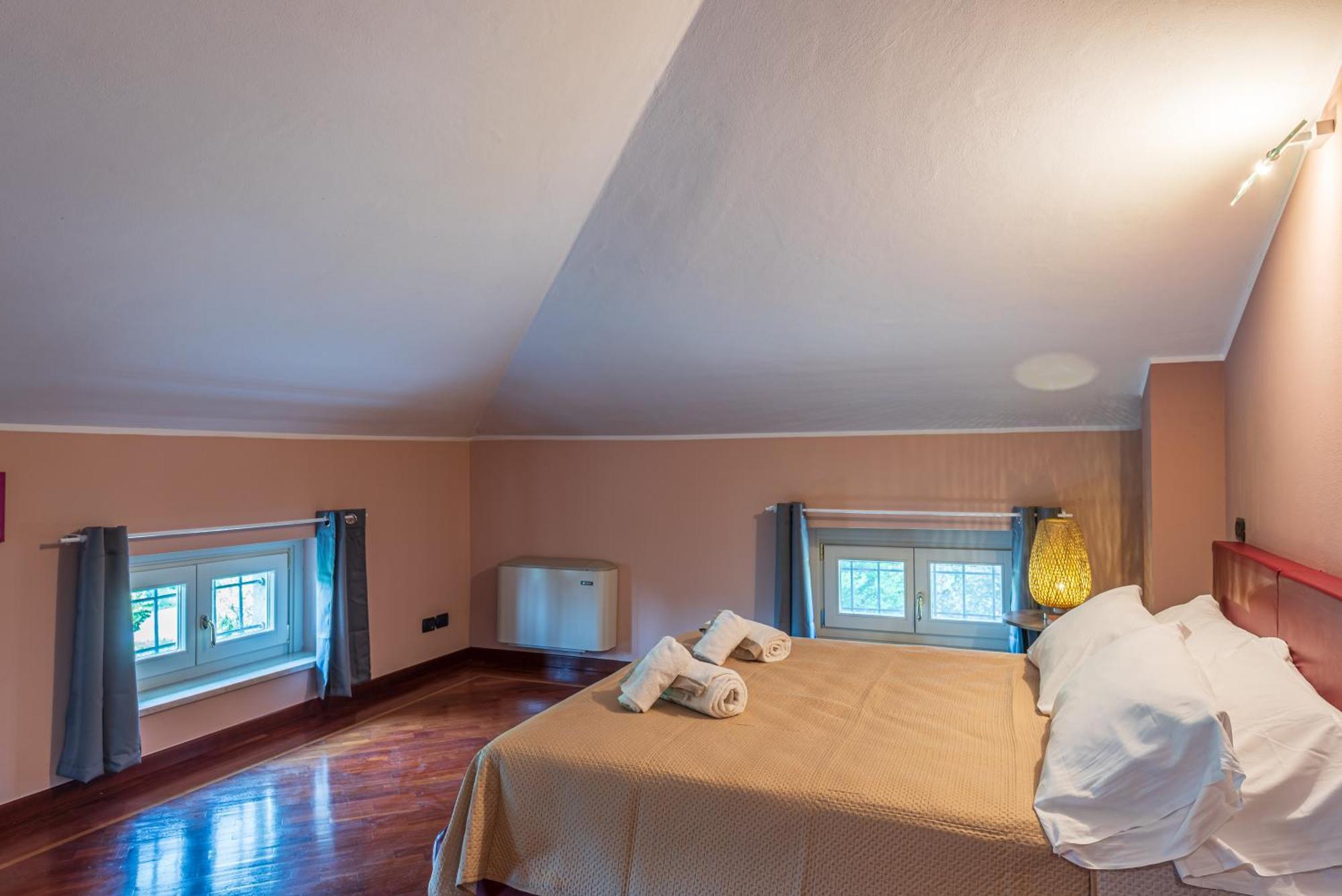 Villa Cornelia , Entire Villa With Private Pool Corneliano d'Alba Ngoại thất bức ảnh
