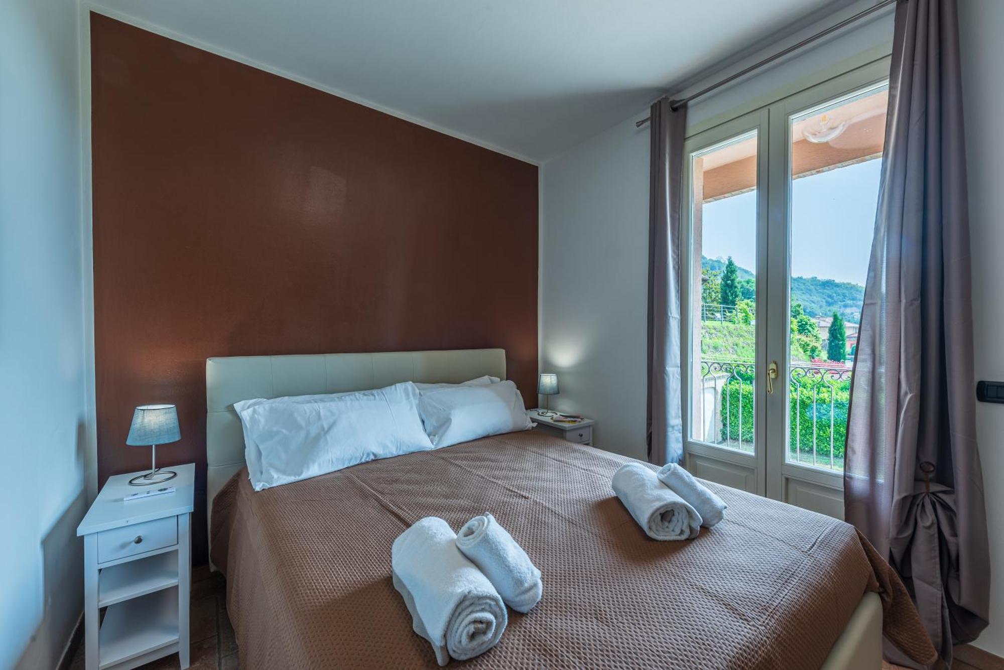 Villa Cornelia , Entire Villa With Private Pool Corneliano d'Alba Ngoại thất bức ảnh
